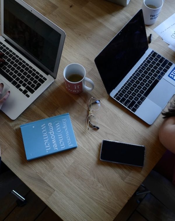 photo-1556565681-67b9cd907d20